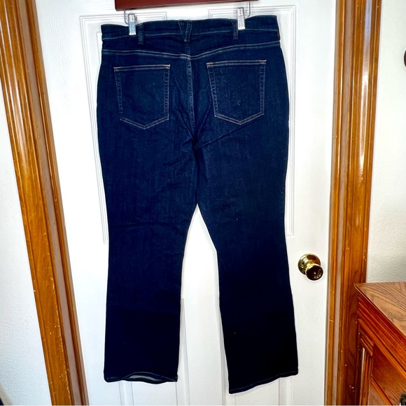 Duluth Trading Co. Daily Denim Bootcut Jeans 14x31 - Picture 6 of 6